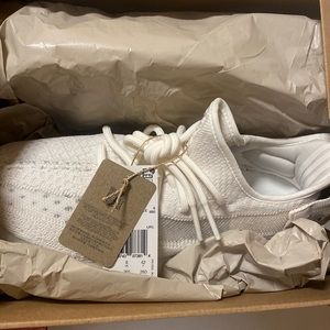 350 Yeezys size 8.5